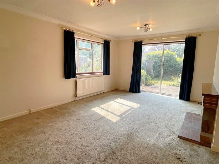 2 Bedroom Bungalow For Sale In Falkland Drive, Newbury, RG14