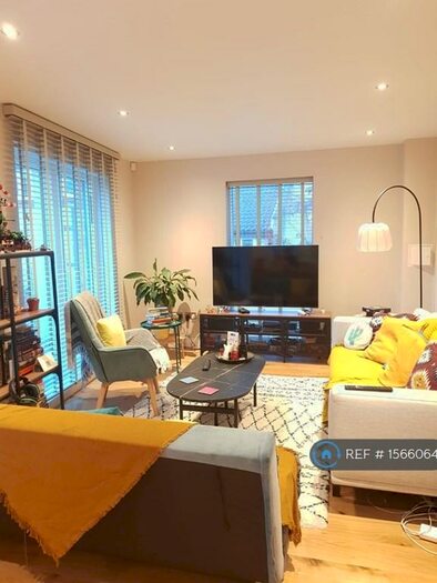 2 Bedroom Flat To Rent In Holloway Road, London, N19