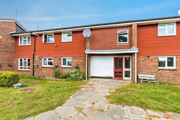 2 Bedroom Flat For Sale In Britten Close, Crawley, RH11