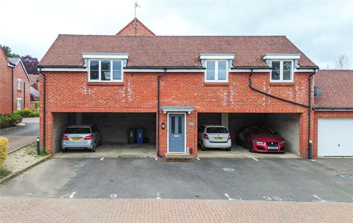 2 Bedroom Maisonette For Sale In Spoonbill Rise, Bracknell, Berkshire, RG12