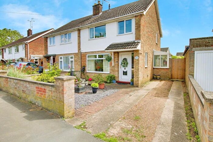 3 Bedroom Semi Detached House For Sale In Badgeney Road, March, PE15