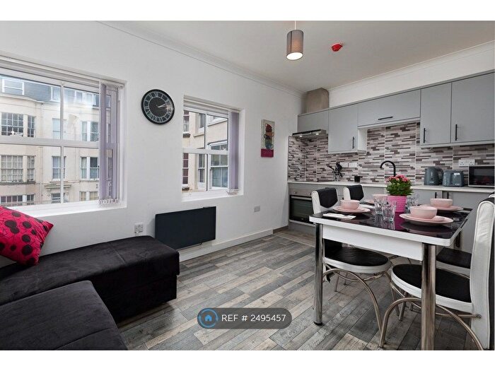 1 Bedroom Flat To Rent In Falconers Square, Scarborough, YO11