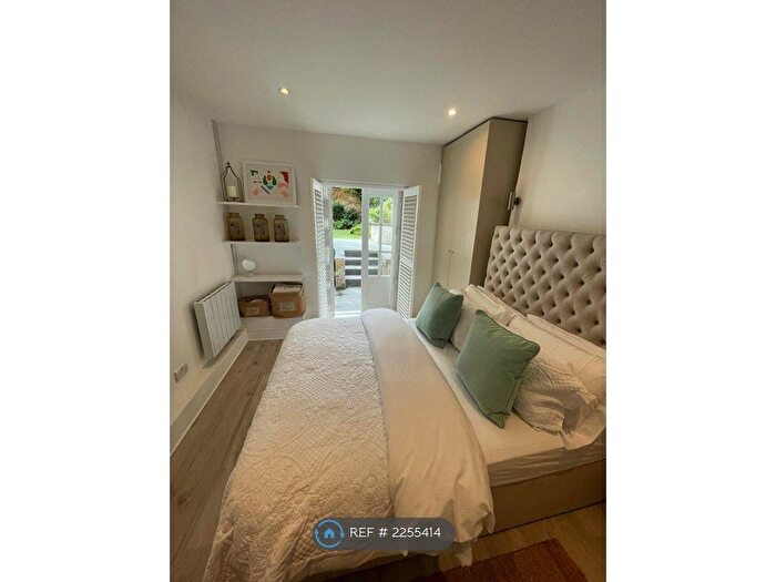 2 Bedroom Flat To Rent In Gloucester Avenue, London, NW1