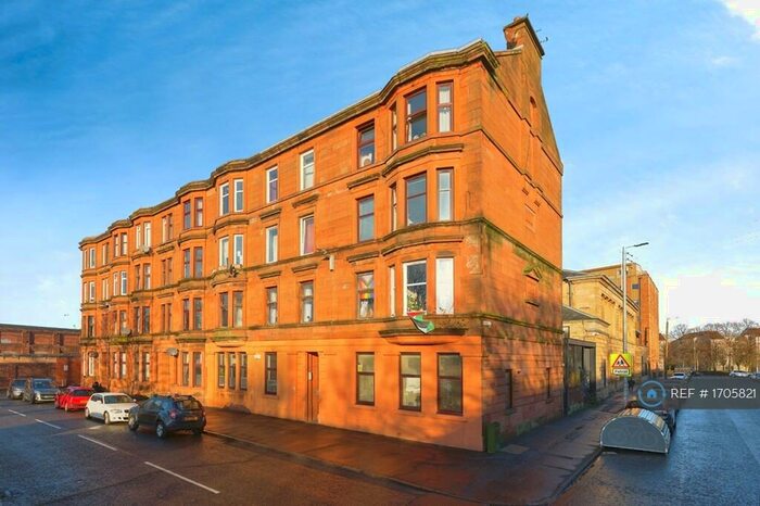 3 Bedroom Flat To Rent In Orkney Place, Glasgow, G51
