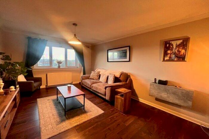 2 Bedroom Flat To Rent In William Street, Hamilton, ML3