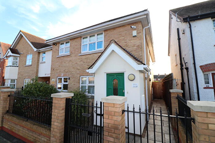 2 Bedroom Apartment To Rent In Rayleigh Road, Hutton, CM13