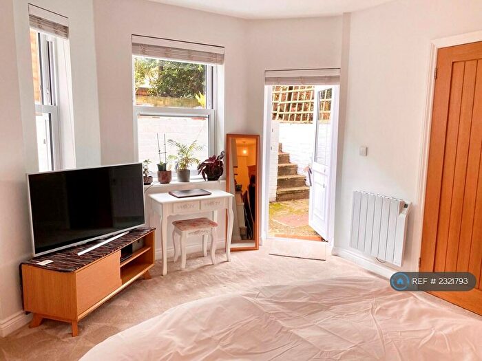 Studio To Rent In Oakwood House, Bournemouth, BH2
