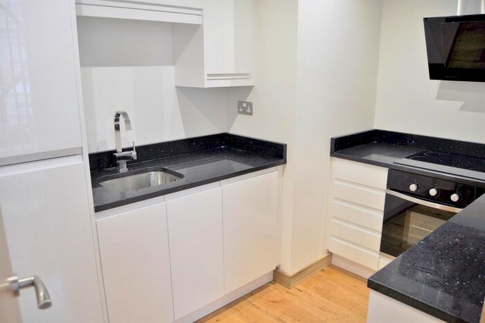 2 Bedroom Flat To Rent In Grainger Street, Newcastle Upon Tyne, NE1