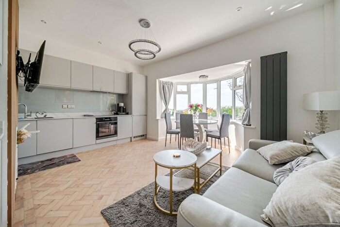 2 Bedroom Bungalow To Rent In Chailey Avenue, Rottingdean, Brighton, BN2