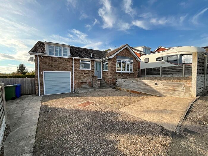 3 Bedroom Detached Bungalow For Sale In Lairs Crescent, Snainton, YO13