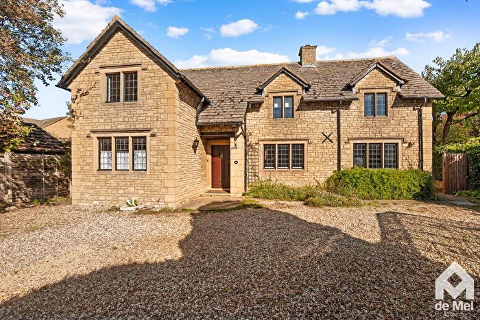 4 Bedroom Detached House For Sale In Beckford Road, Alderton, GL20