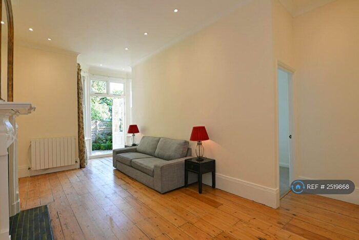 2 Bedroom Flat To Rent In Ashmount Road, London, N19
