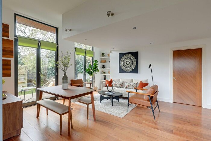 3 Bedroom Property For Sale In Round Hill, Forest Hill, SE26