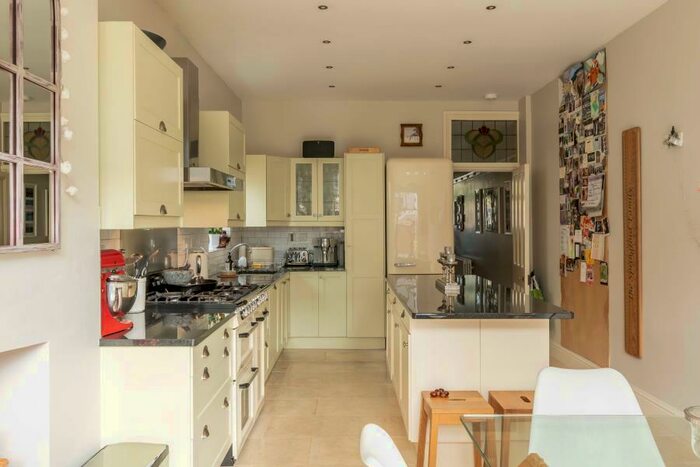 5 Bedroom Terraced House To Rent In St. Albans Road - Westbury Park, BS6