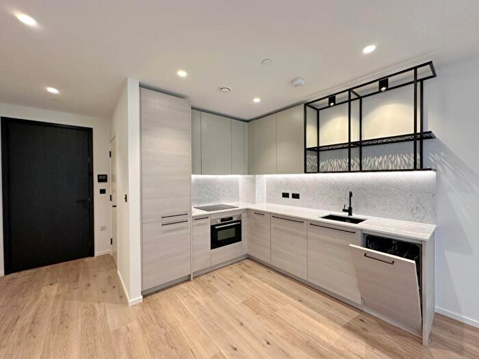 1 Bedroom Flat To Rent In Barnacle House, Hemlock Street, E14