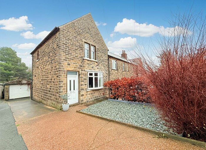 2 Bedroom Terraced House For Sale In Hawes Avenue, Huddersfield, HD3