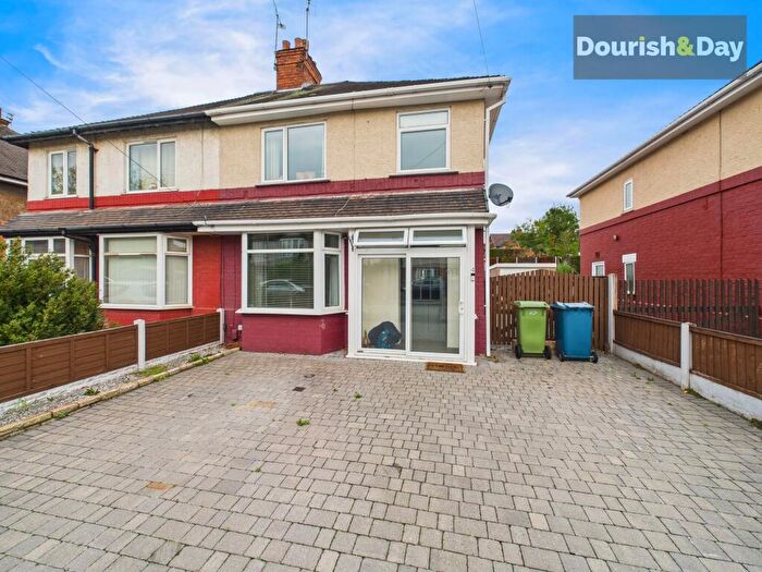 3 Bedroom Semi-Detached House For Sale In Queensville Avenue, Stafford, ST17