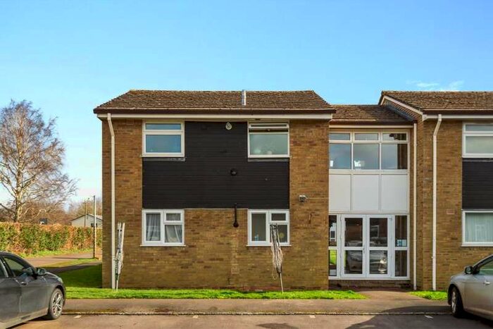 1 Bedroom Apartment To Rent In Carterton, Oxfordshire, OX18