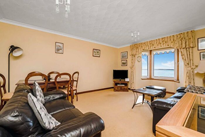 2 Bedroom Apartment To Rent In Wemyss Bay Road, Wemyss Bay, PA18