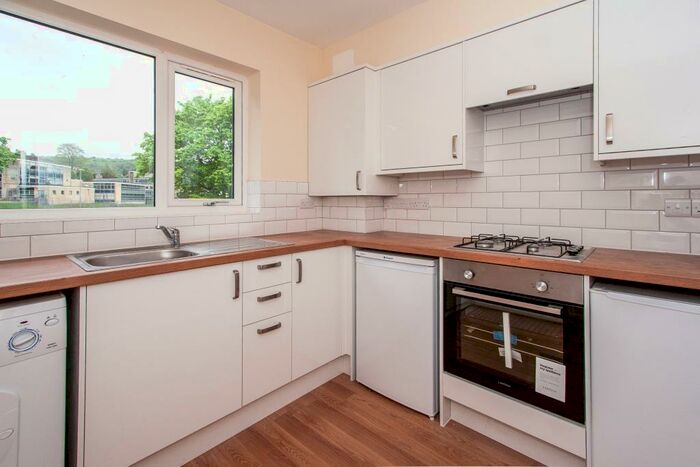 2 Bedroom Flat To Rent In Worcester Court, Larkhall, BA1