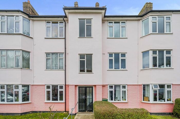 2 Bedroom Flat To Rent In Chinbrook Road, London, SE12