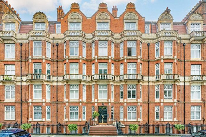 2 Bedroom Flat For Sale In Montagu Mansions, Marylebone, W1U