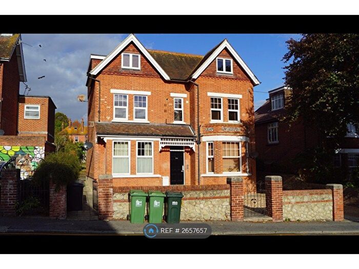 1 Bedroom Flat To Rent In Enys Road, Eastbourne, BN21