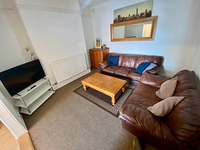 4 Bedroom Flat To Rent In Gwydr Crescent, Uplands, Swansea, SA2
