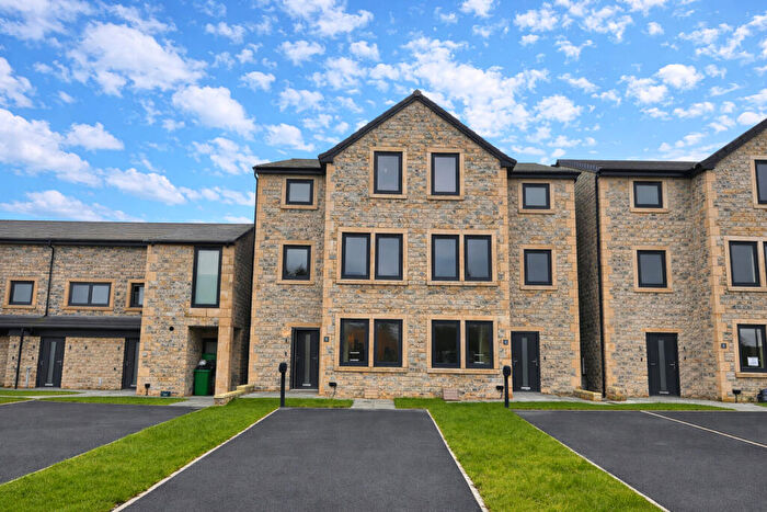 4 Bedroom Semi Detached House For Sale In Manywells, Cullingworth, Bradford, BD13