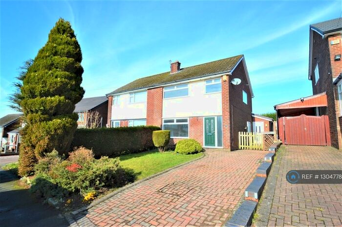 3 Bedroom Semi-Detached House To Rent In Norwich Close, Dukinfield, SK16