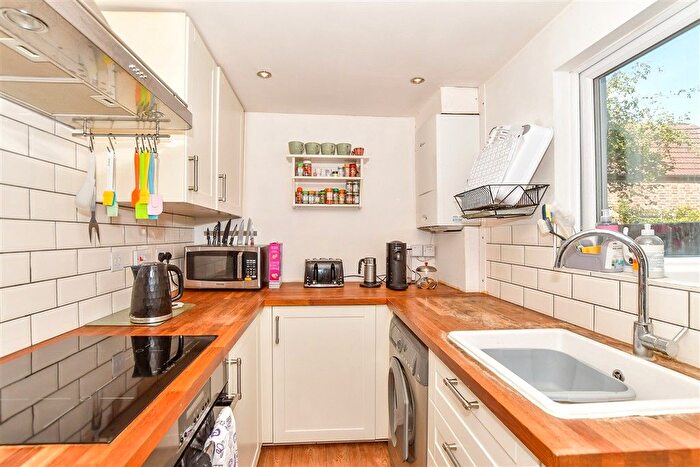2 Bedroom End Terrace House For Sale In Woodside Road, Tonbridge, Kent, TN9