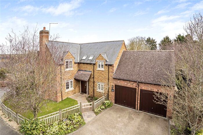 5 Bedroom Detached House For Sale In Poplars Farm Close, Hannington, Northamptonshire, NN6