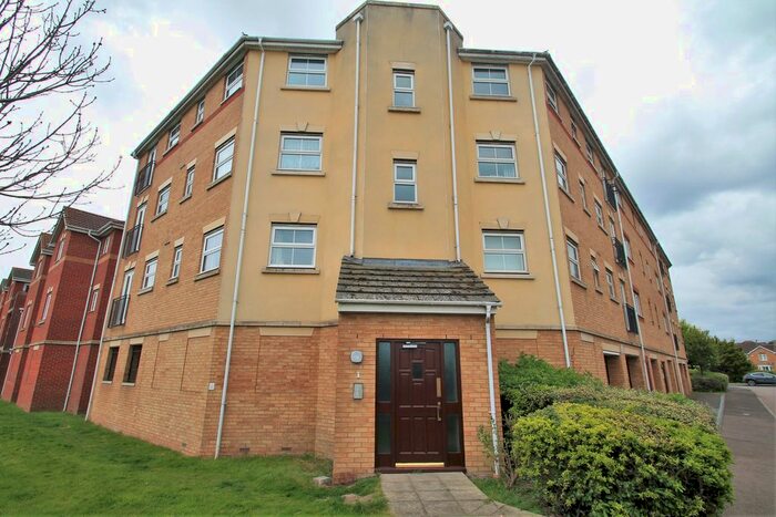 2 Bedroom Flat To Rent In Holmes Court, Fenners Marsh, Gravesend, Kent, DA12