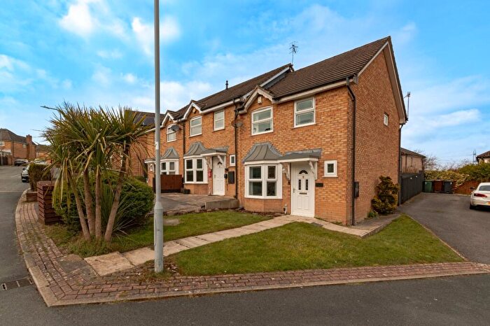 3 Bedroom End Of Terrace House For Sale In Hornbeam Close, Sandy Lane, Bradford, BD15