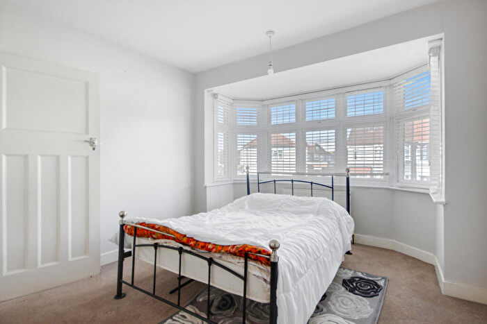 House For Sale In Broadlands Close, Enfield, EN3