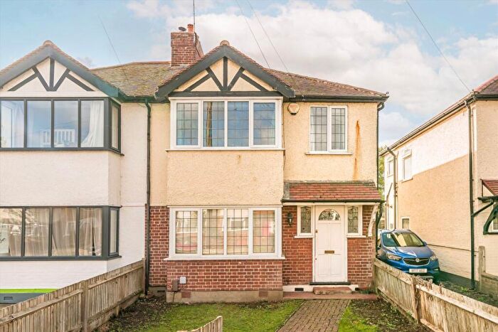 3 Bedroom House To Rent In Molesey Park Road, West Molesey, KT8