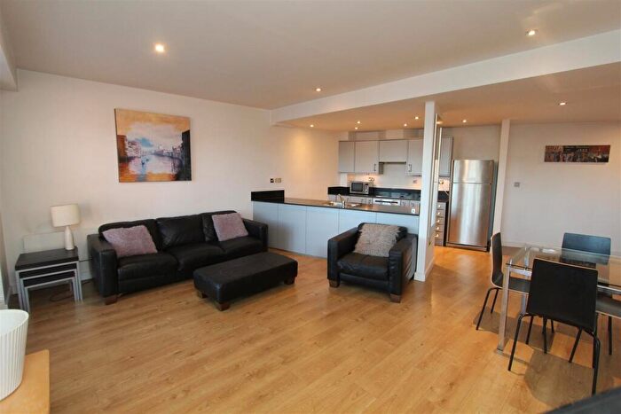 2 Bedroom Flat To Rent In Dock Street, Leeds, LS10