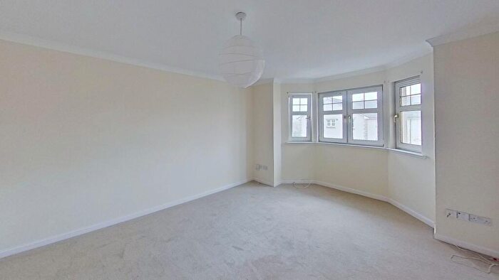 2 Bedroom Flat To Rent In Duff Street, Edinburgh, EH11