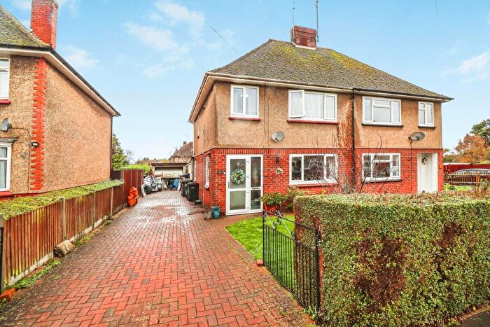 3 Bedroom Semi Detached House For Sale In The Hedges, Rushden, NN10