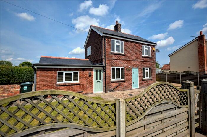2 Bedroom Detached House For Sale In Louth Road, South Somercotes, Louth, LN11