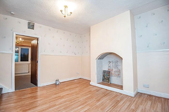3 Bedroom End Of Terrace House For Sale In Great North Road, Woodlands, Doncaster, DN6