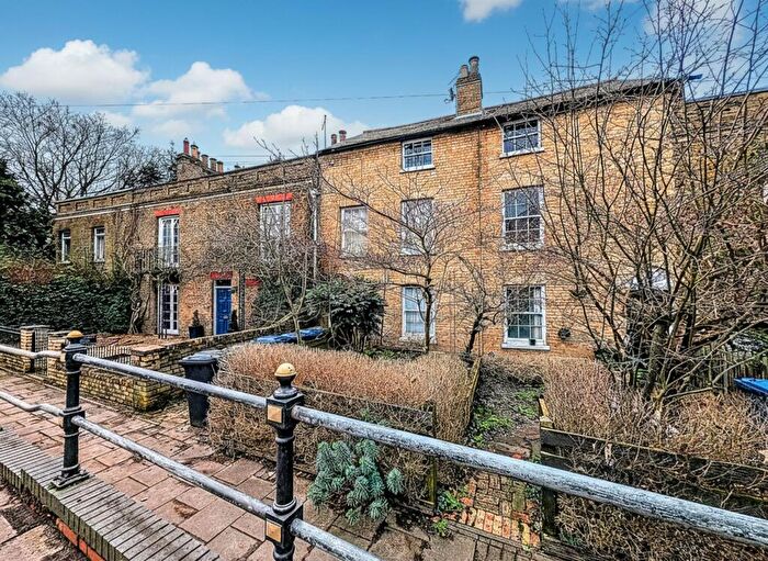 2 Bedroom Flat For Sale In Ermine Street, Huntingdon, PE29