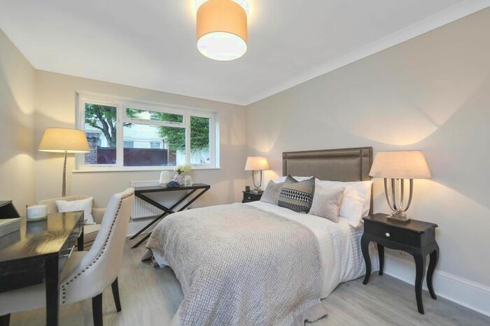 Studio To Rent In Arwright Road, Hampstead NW3