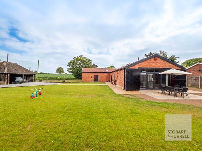 4 Bedroom Barn Conversion For Sale In Harriers Barn, Back Lane, Rollesby, Norfolk, NR29