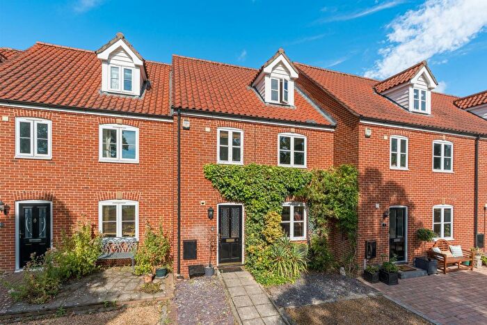 3 Bedroom Town House For Sale In Bracondale Millgate, Trowse, NR1