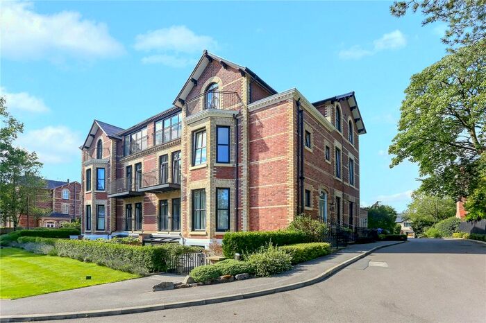 3 Bedroom Flat To Rent In Oak Lawn, Daveylands, Wilmslow, Cheshire, SK9