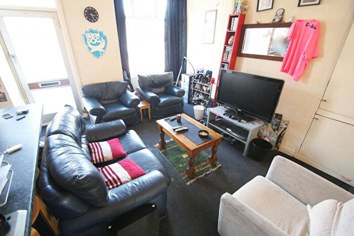 4 Bedroom Terraced House To Rent In Lumley Avenue, Burley, Leeds, LS4