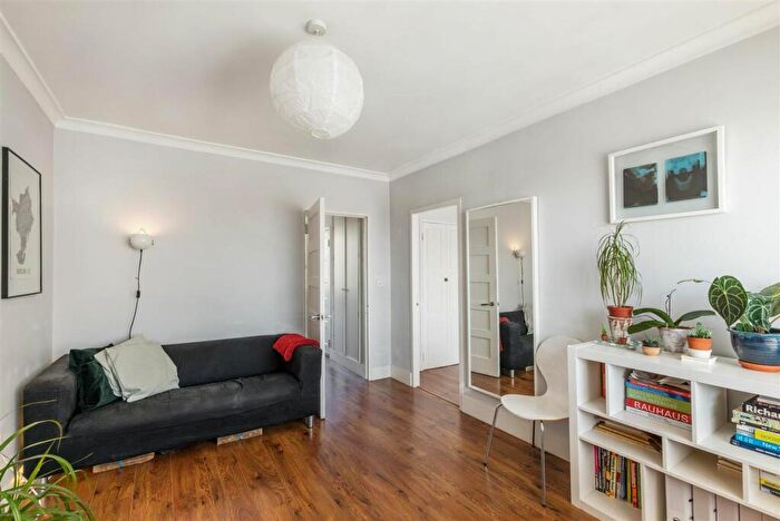 1 Bedroom Flat To Rent In Lordship Terrace, Denman House Lordship Terrace, N16