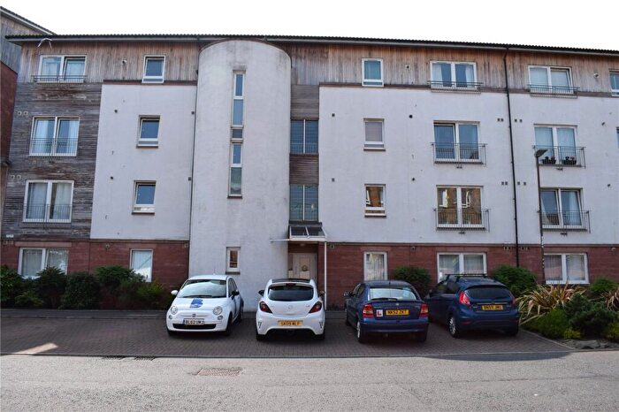 2 Bedroom Flat To Rent In Albion Gardens, Edinburgh, EH7