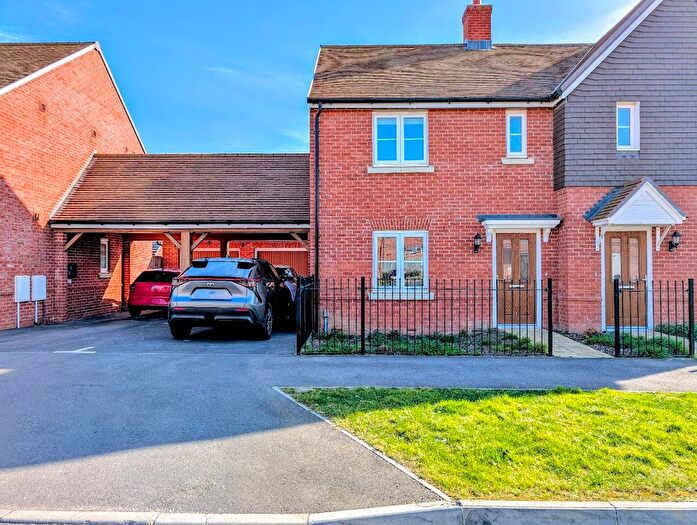 3 Bedroom Semi-Detached House For Sale In Narcissus Rise, Worthing, BN13